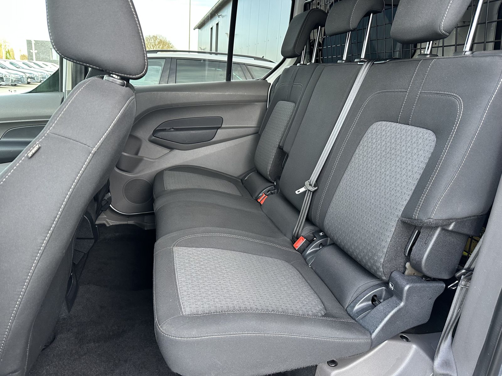 Fahrzeugabbildung Ford Transit Connect 240 Lang L2H1 Aut. NAV+XEN+KAMER