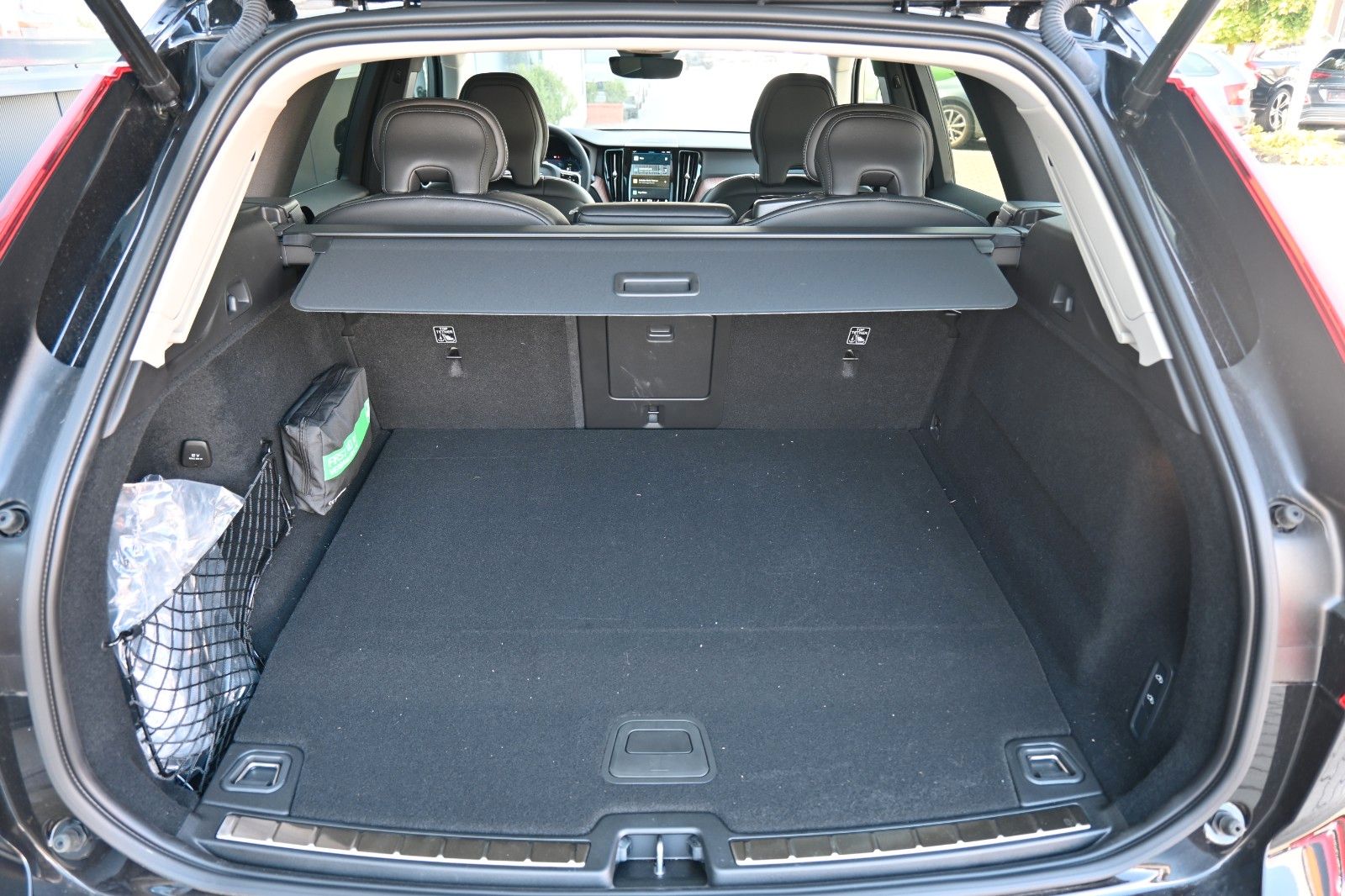 Fahrzeugabbildung Volvo XC60 T6 AWD RC Plus Bright*PANO*360*Luft*H&K*ACC