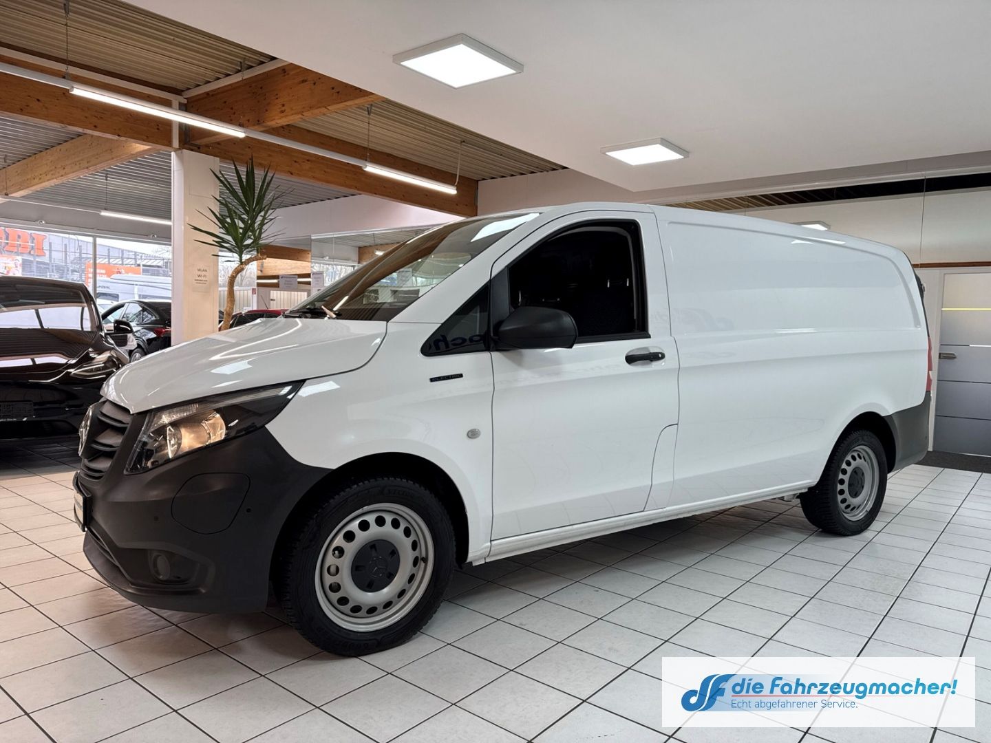 Fahrzeugabbildung Mercedes-Benz Vito Kasten e111 lang DAB SHZ Rückfahrkam. Notbr