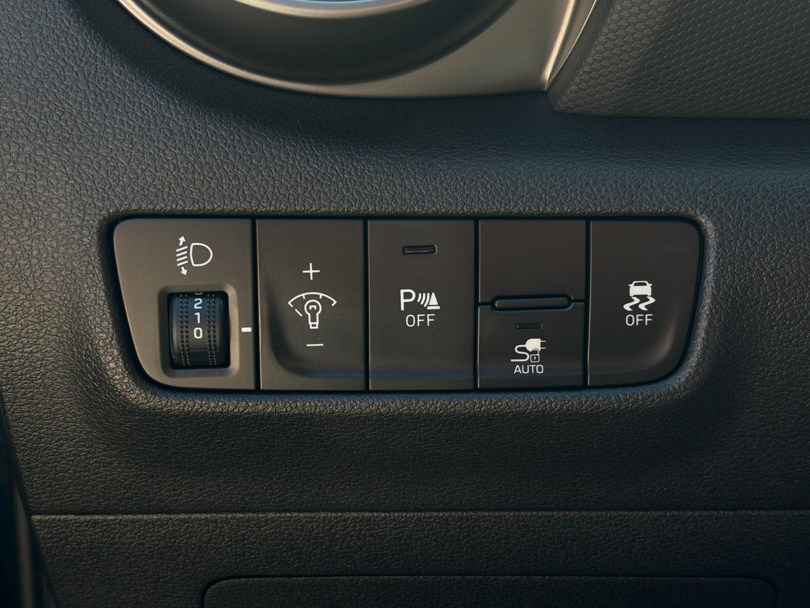 Fahrzeugabbildung Hyundai KONA E Select SHZ LHZ ACC PDC LKA Navi CarPlay