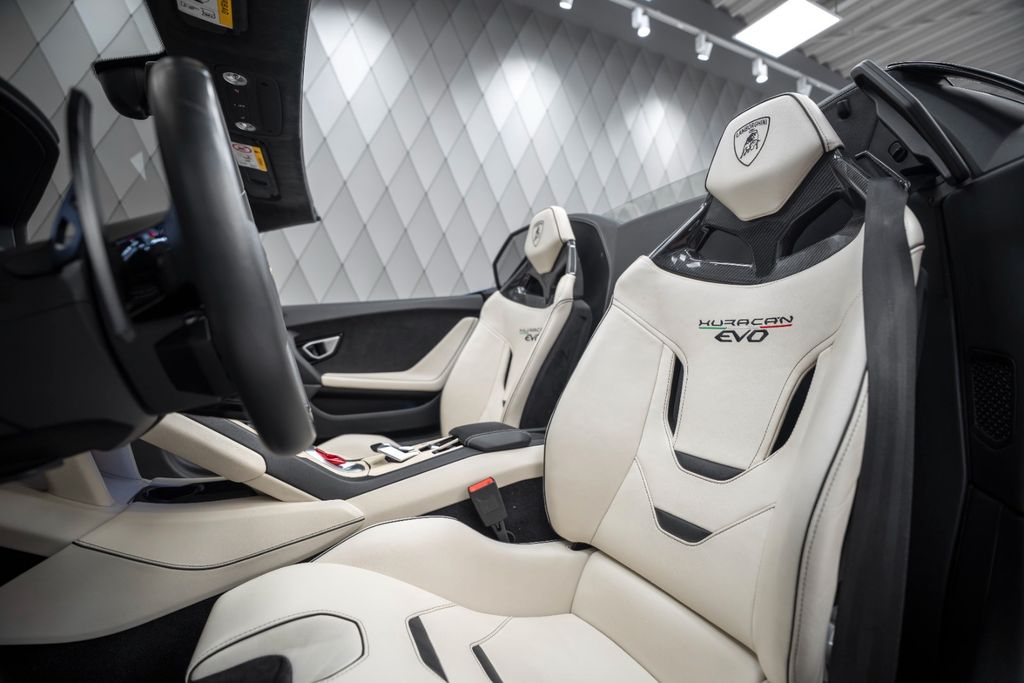 Huracán EVO Spyder BLU SIDERIS LIFT SENSONUM - Bild 16