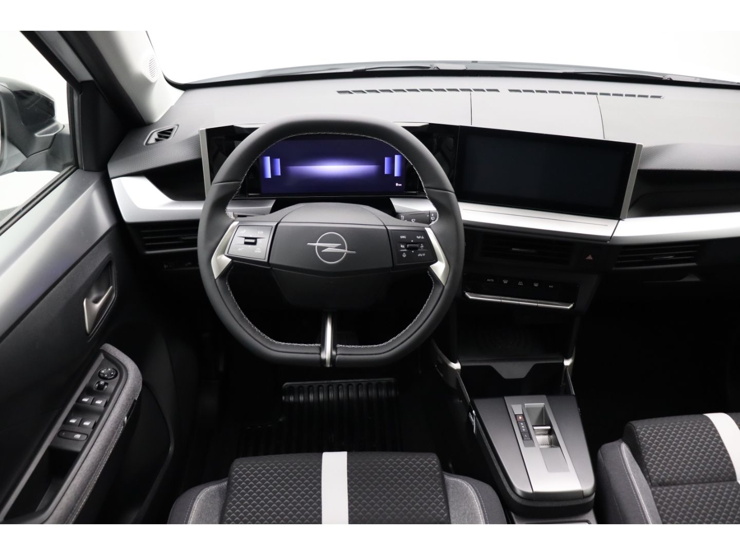 Fahrzeugabbildung Opel Frontera Mild Hybrid 107 kW GS ++ Sitzheizung++