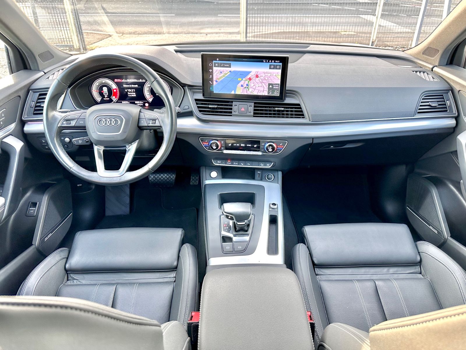 Fahrzeugabbildung Audi Q5 35 TDI *Pano+ACC+Matrix+HUD+360°+Keyless*
