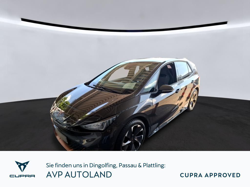 Born 150 kW 62 kWh LED-Scheinwerfer | NAVI