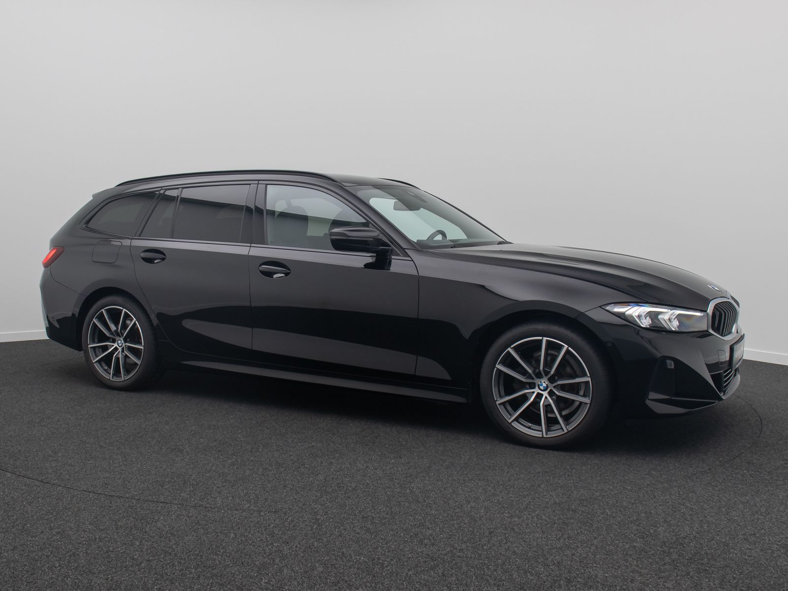 Fahrzeugabbildung BMW 318d Kamera DAB HiFi Leder Sport LED 18Zoll
