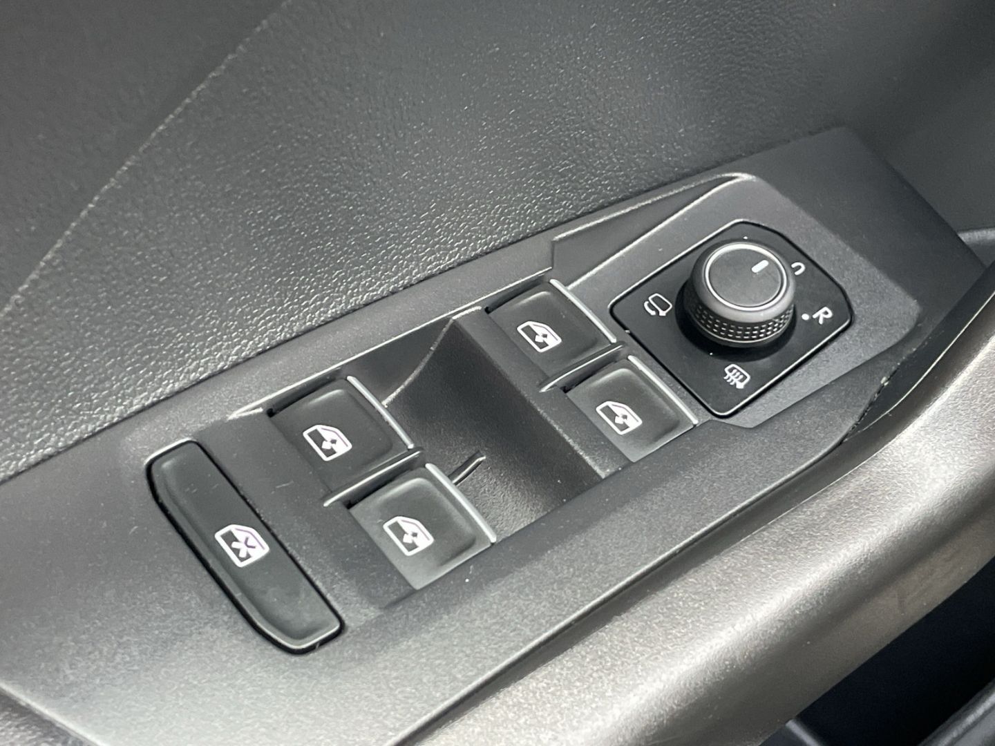 T-Cross 1.5 TSI DSG Active LED/Kamera/ACC/Navi