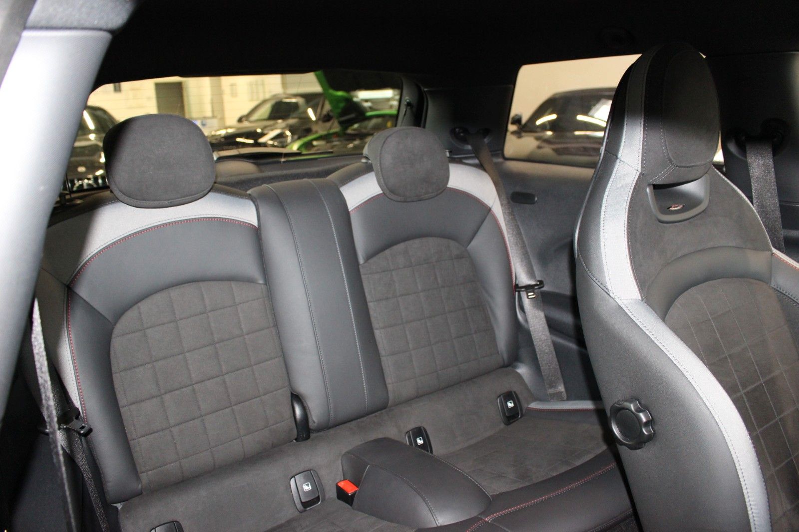 Fahrzeugabbildung MINI John Cooper Works Trim R.Kamera+Navi+AppleCar
