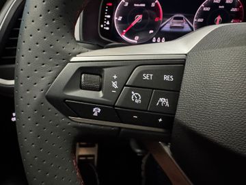 Fahrzeugbestand 17 Seat Ateca FR 2.0 DSG Black Ed. AHKPano360Grad