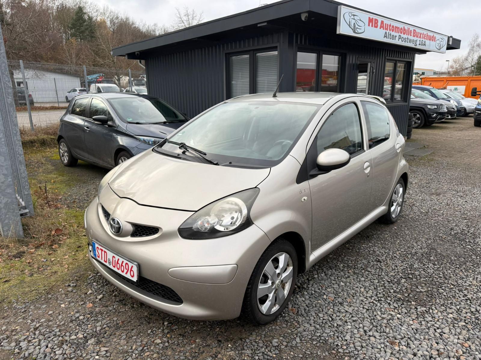 Toyota Aygo AYGO AYGO "5 Türer"Leder*Klima*Alu*Tüv Neu