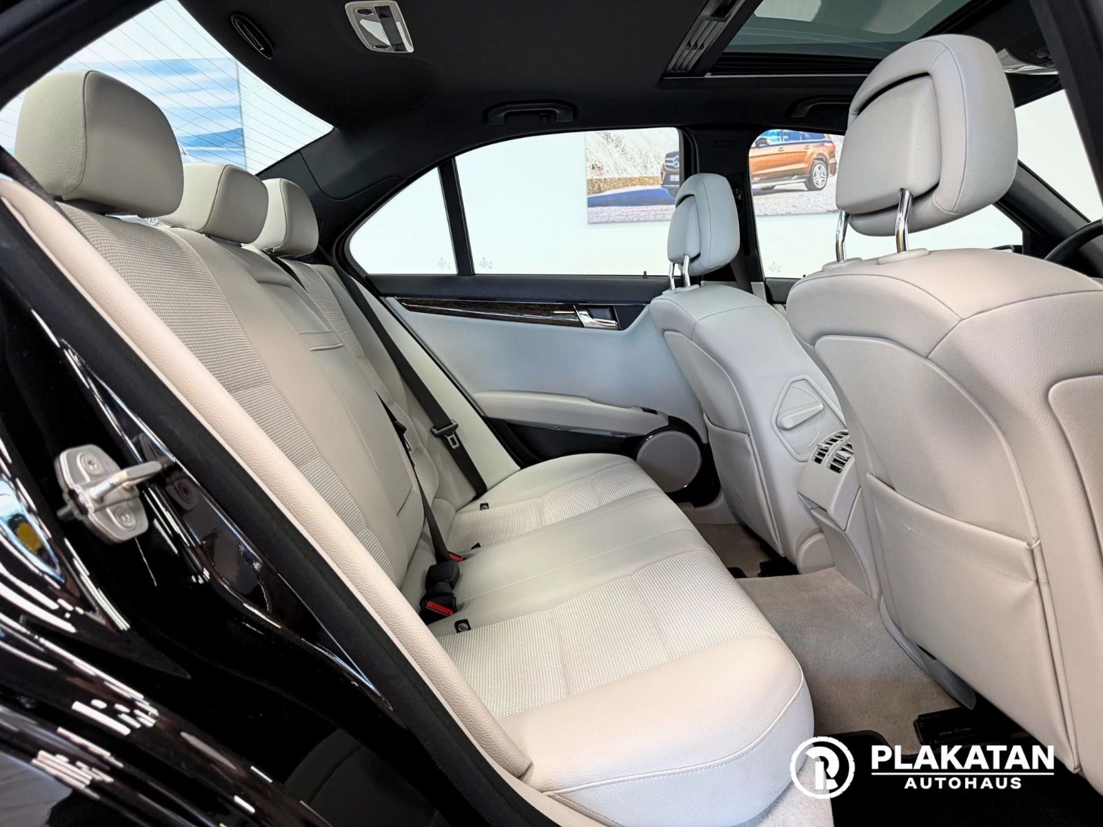 Fahrzeugabbildung Mercedes-Benz C 200 Kompressor AMG Paket Xenon Navi