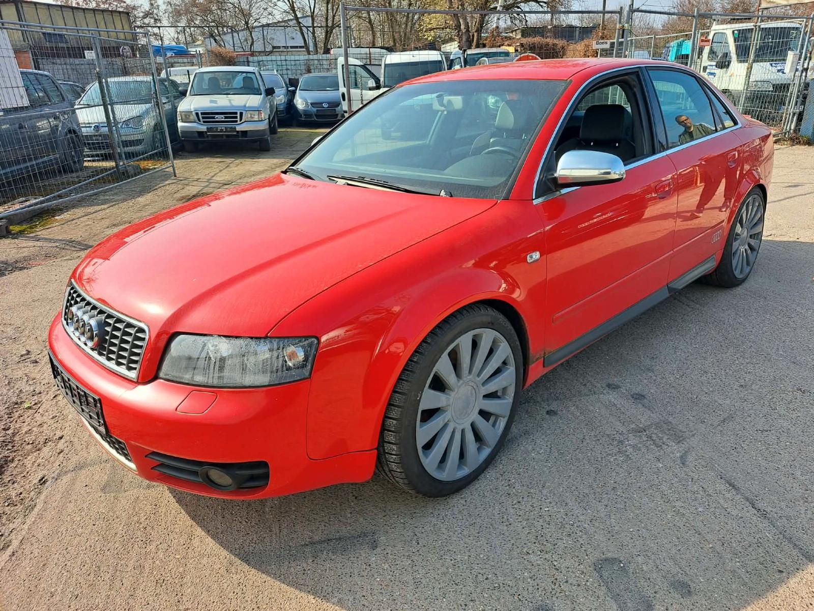 Audi S4 4.2 Quattro Schalter Leder Xenon Sportauspuff