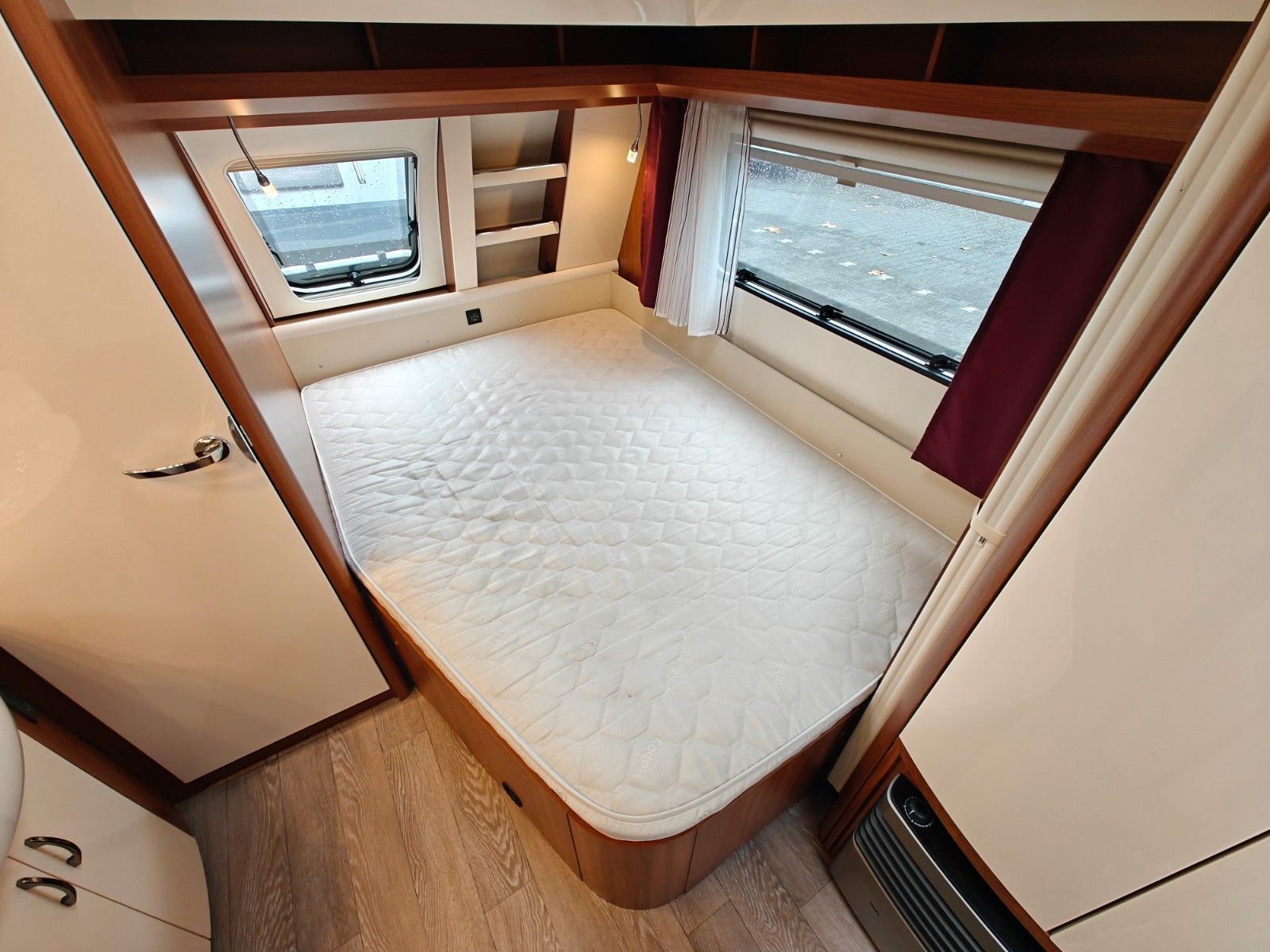 Fahrzeugabbildung Hobby Excellent 540 UFe - Fahrradträger, TV, 1.750kg -