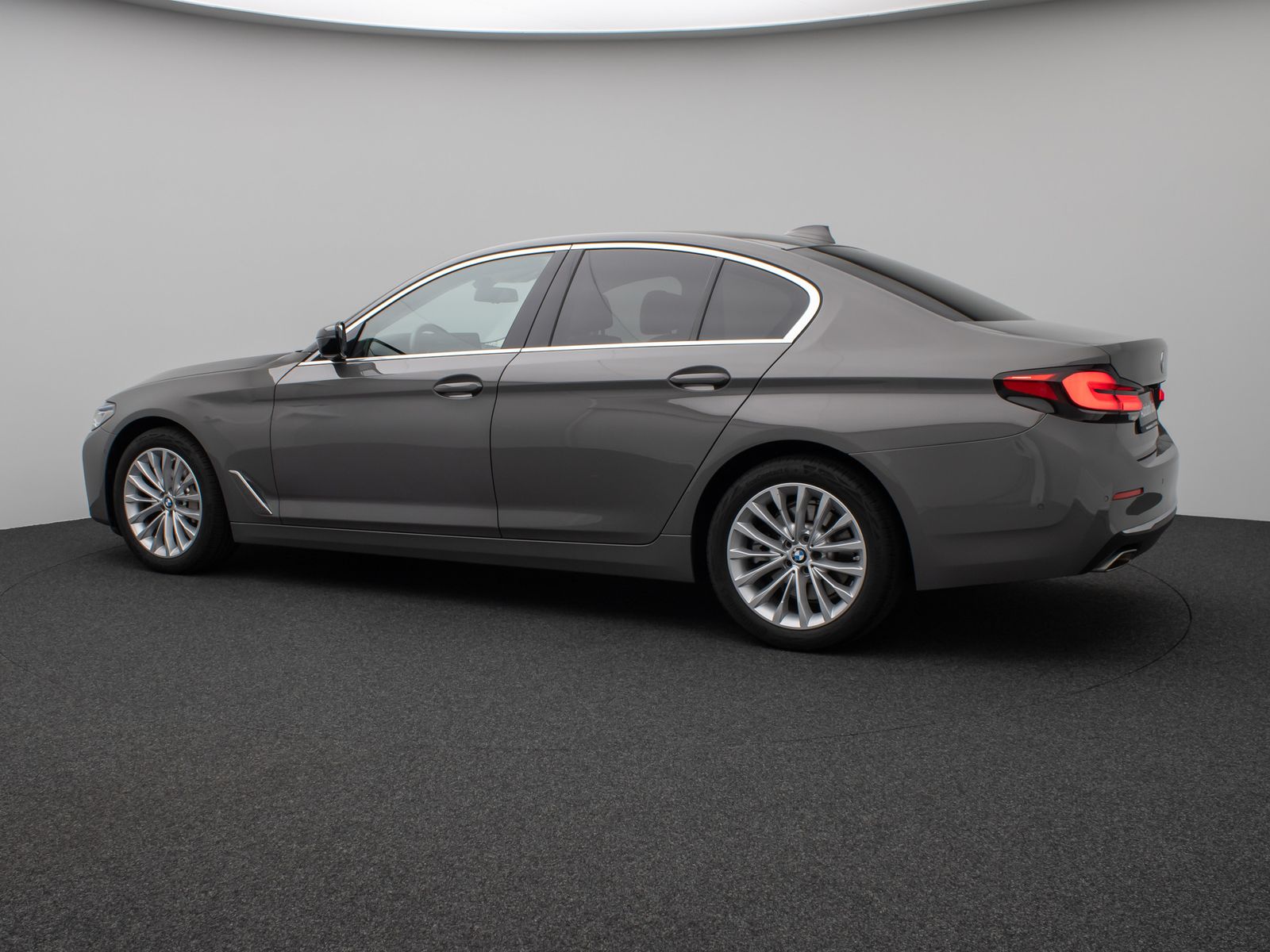 Fahrzeugabbildung BMW 530i Luxury Line Kamera Laser HUD DAB H/K SoftCL