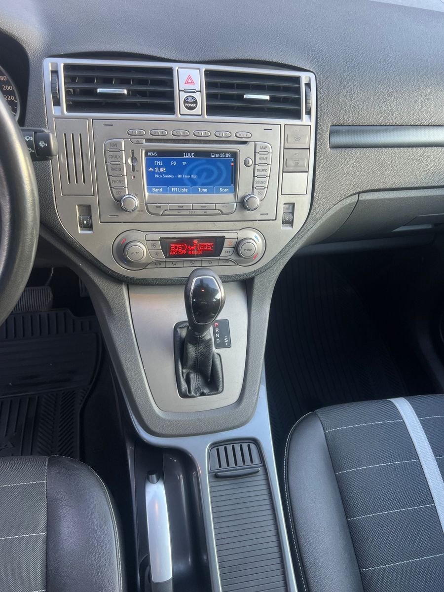 Fahrzeugabbildung Ford Kuga 2.5T Titanium * AUTOMATIK *