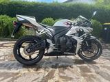 Honda CBR600rr - HONDA 2011 CBR600RR