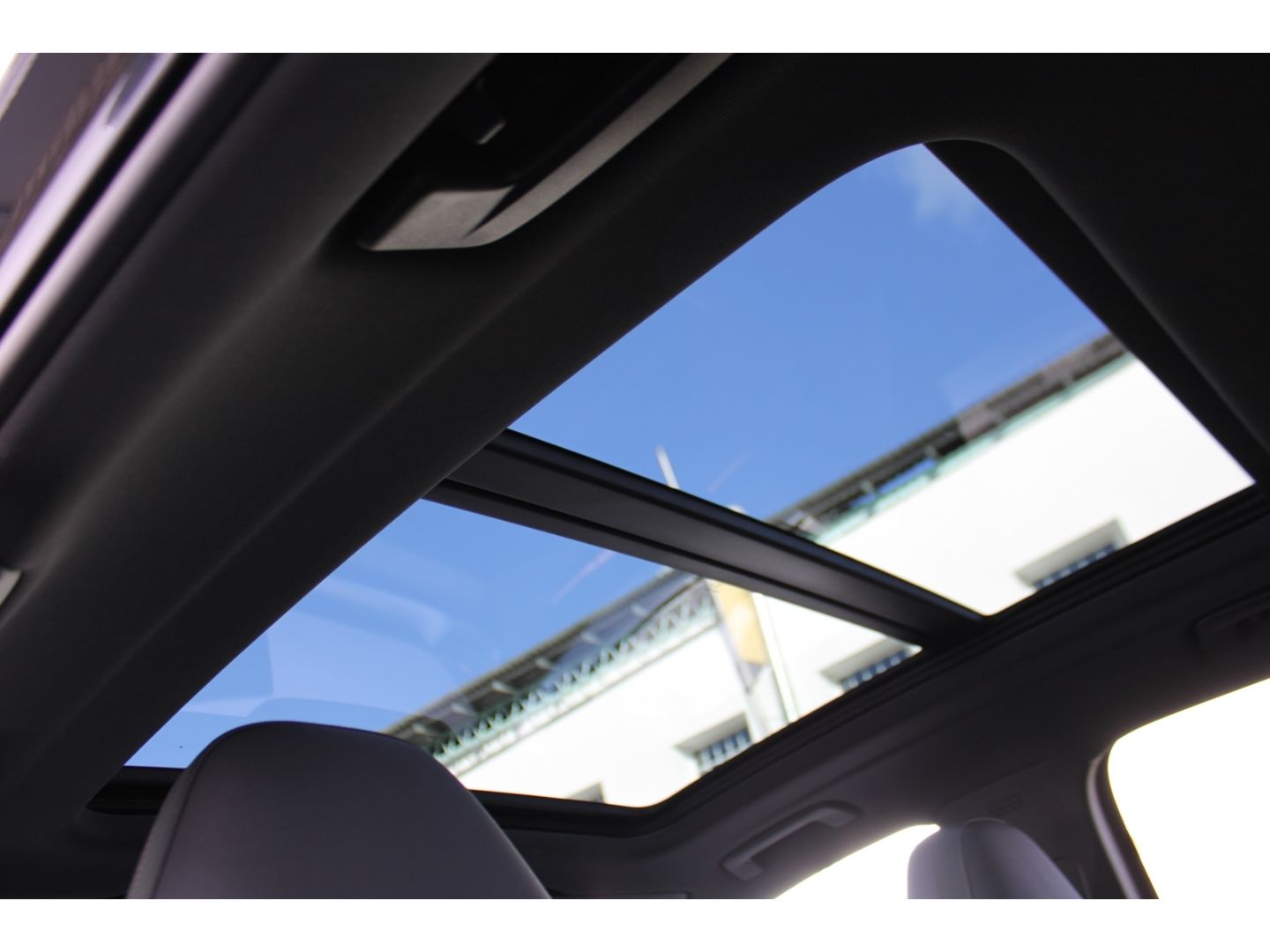 CUPRA Terramar 2.0 TSI 195 kW 4Drive VZ AHK Pano Navi - Image 31