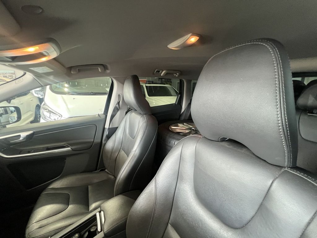 Volvo XC60 D5 Summum AWD *KEIN VERKAUF AN PRIVAT*