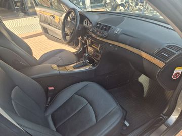 Mercedes E 220 - 12