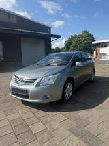 Toyota Avensis Kombi Executive - Toyota Avensis aus 2011: Kombi