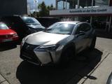 Lexus UX250h Style+ Edition, Kamera, SHZ, TWW, Apple - silberne Lexus UX
