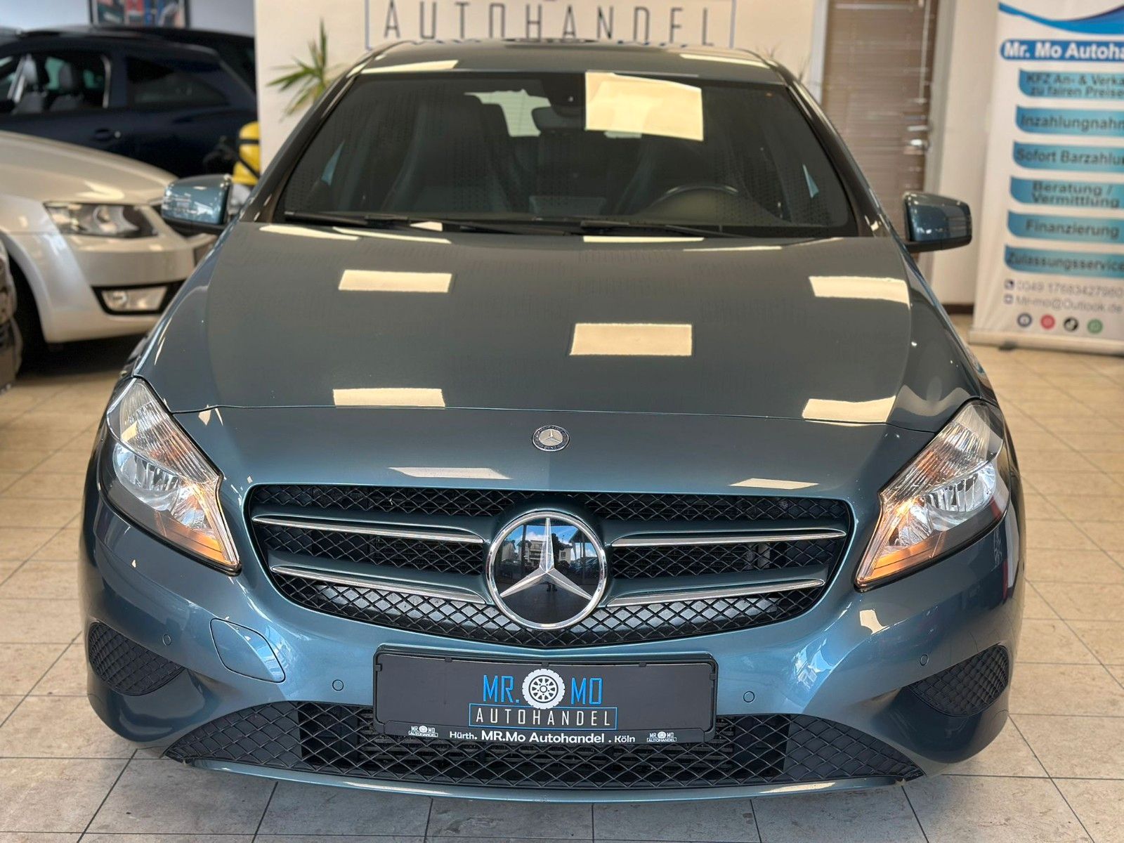 MERCEDES-BENZ A 180