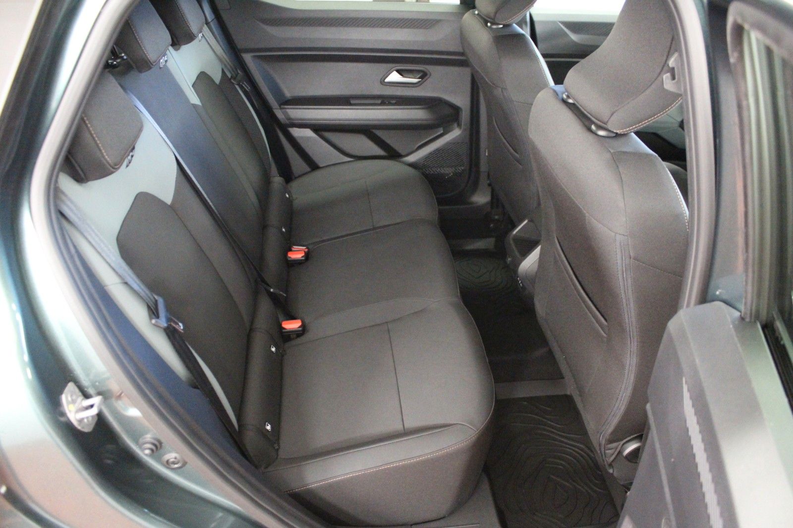 Fahrzeugabbildung Dacia Duster hybrid-G 150 4x4 Extreme MY26