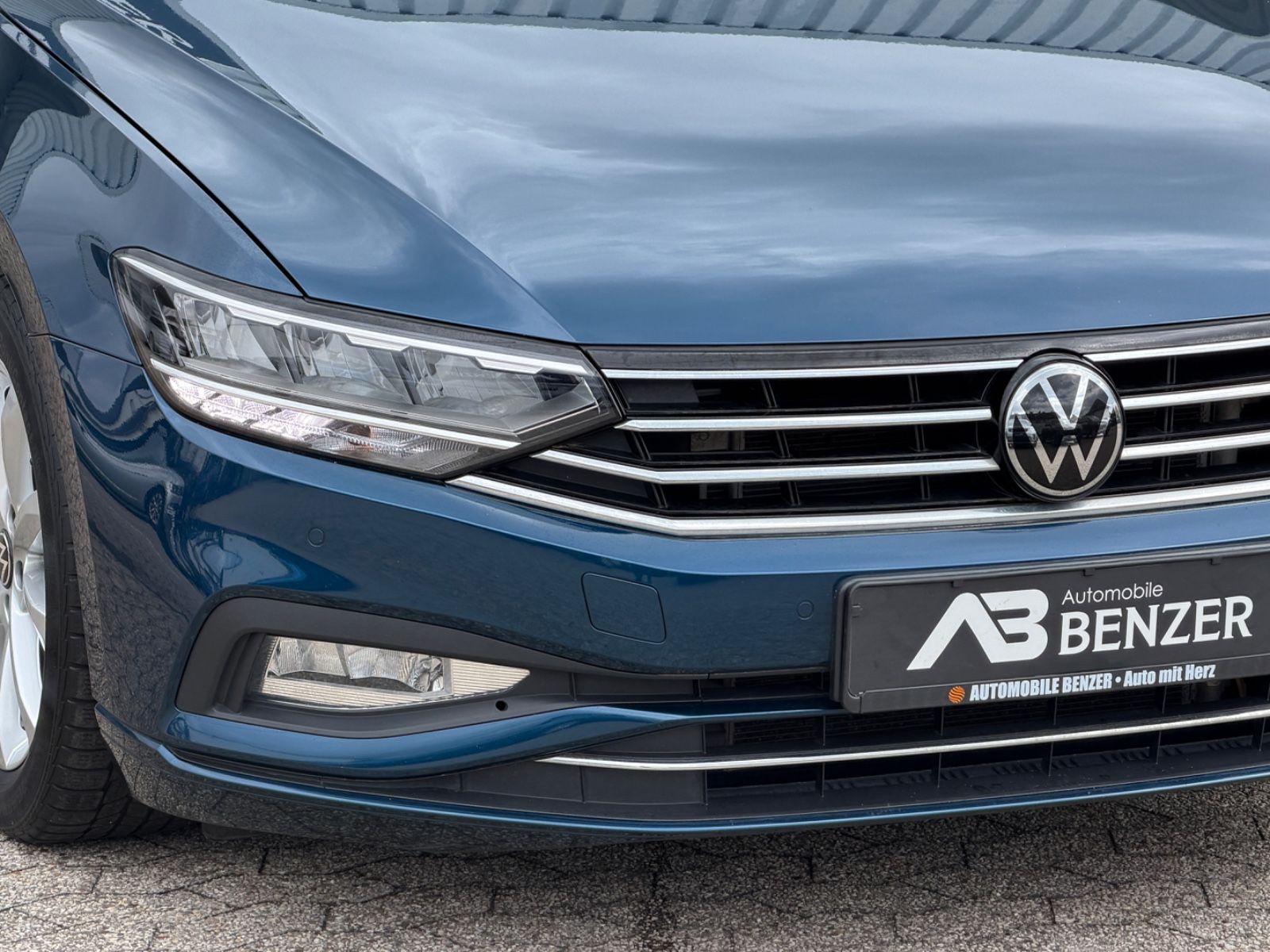 Fahrzeugabbildung Volkswagen Passat Business/AHK/Pano/LED/R-Cam/CarPlay/NAVI
