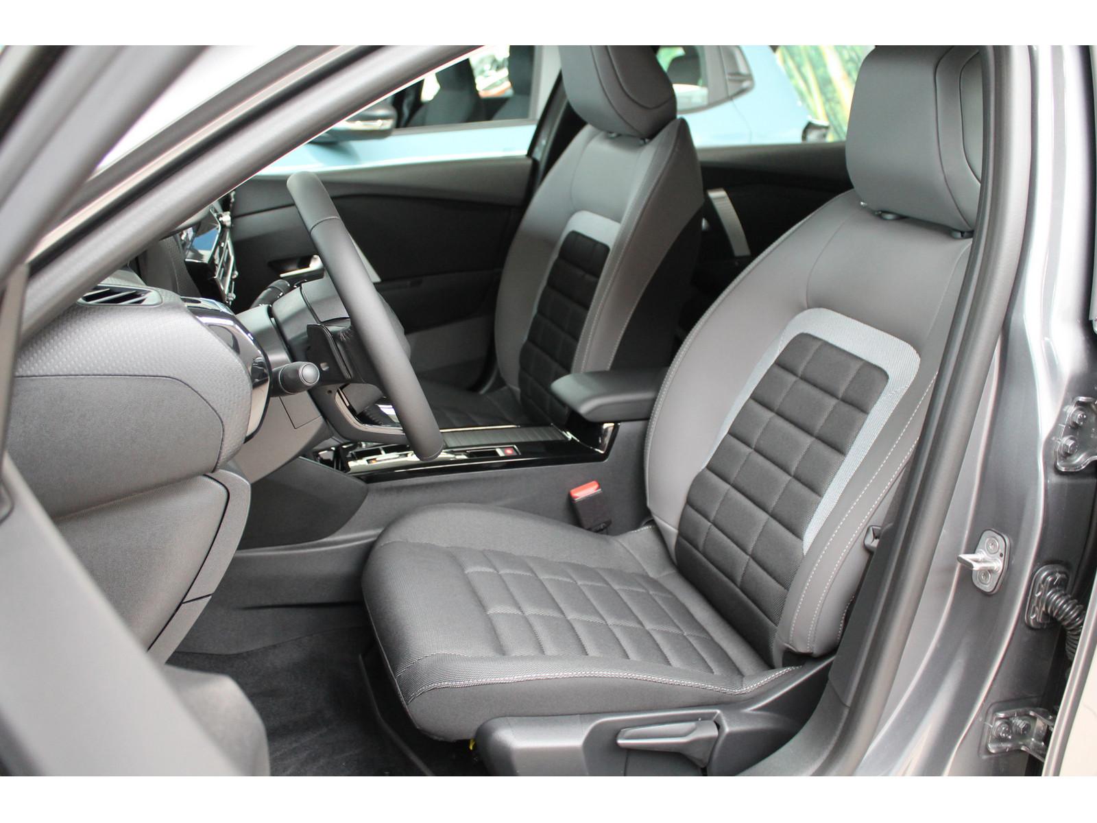 Citroën C4 PureTech 130 S&S EAT8 Plus