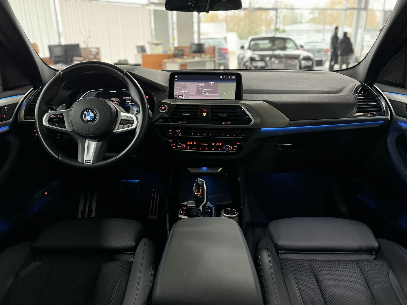 Fahrzeugabbildung BMW X3 xD30e M Sport Panorama 360° DAB HiFi Alarm