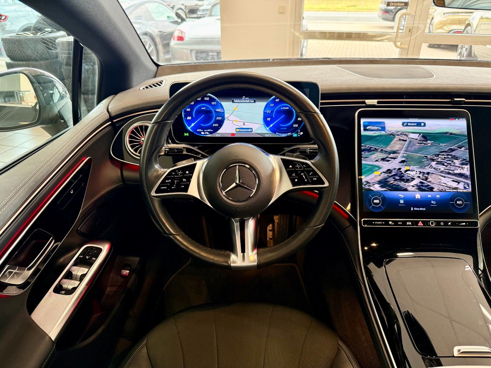 Fahrzeugabbildung Mercedes-Benz EQE 300 Electric Art Advanced/AHK/Kamera/19Zoll