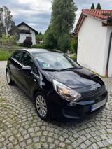 Kia Rio 1.1 CRDi Attract Attract - Kia Rio in München