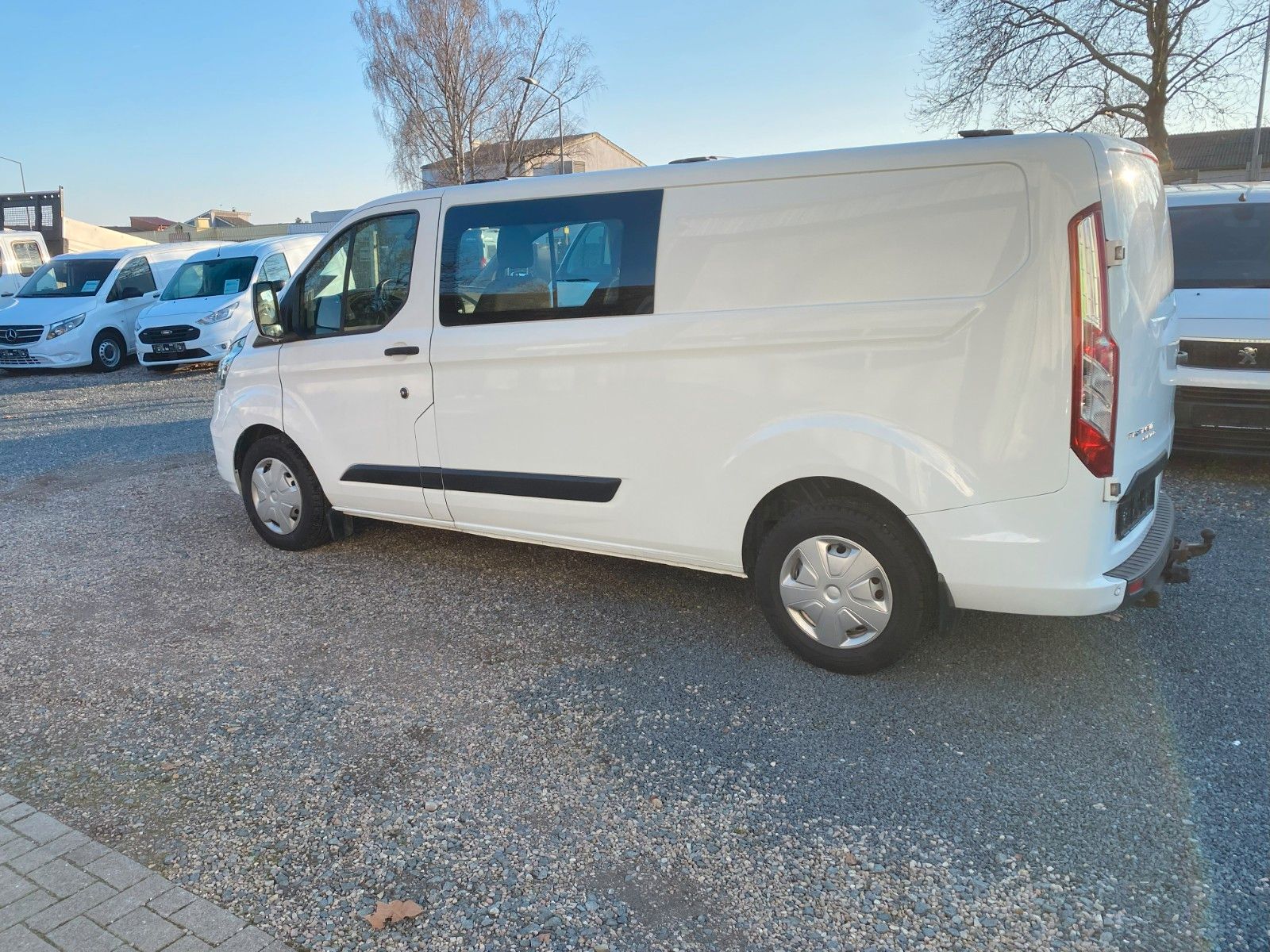 Fahrzeugabbildung Ford TransitCustom,DOKA320 L2Trend,6-Sitzer,AHK,StH