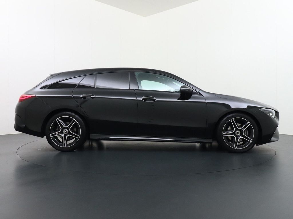 Mercedes-Benz CLA 180 Shooting Brake Star Edition AMG Line