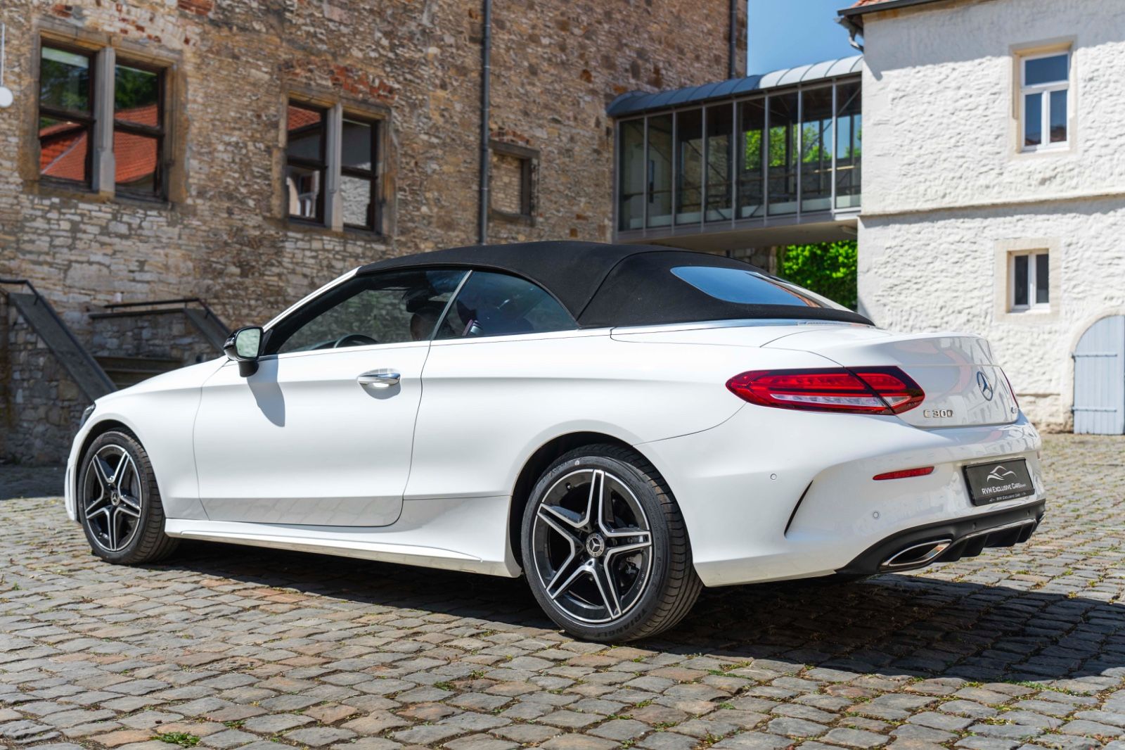 Fahrzeugabbildung Mercedes-Benz C 300 4MATIC AMG BURMESTER 360° LED TOTW SZH