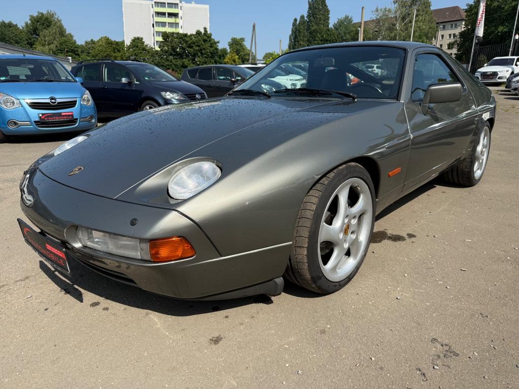 Porsche 928