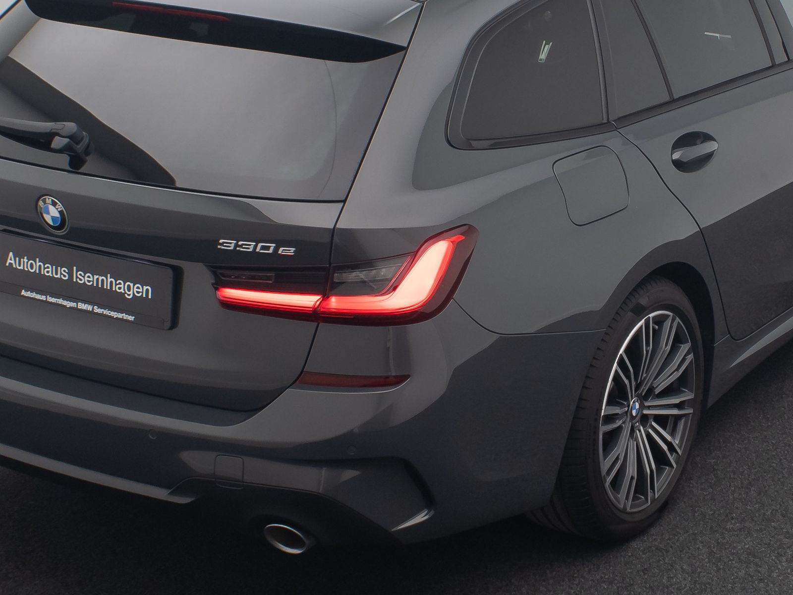Fahrzeugabbildung BMW 330e M Sport DAB HiFi Komfort Individual 18Zoll