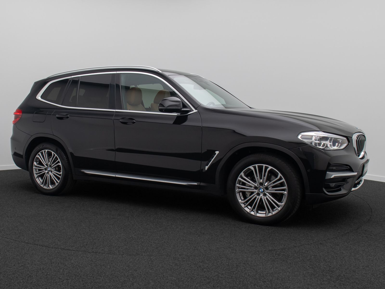 Fahrzeugabbildung BMW X3 xD30e LuxuryLine HUD 360&deg;Panorama HiFi 19Zoll
