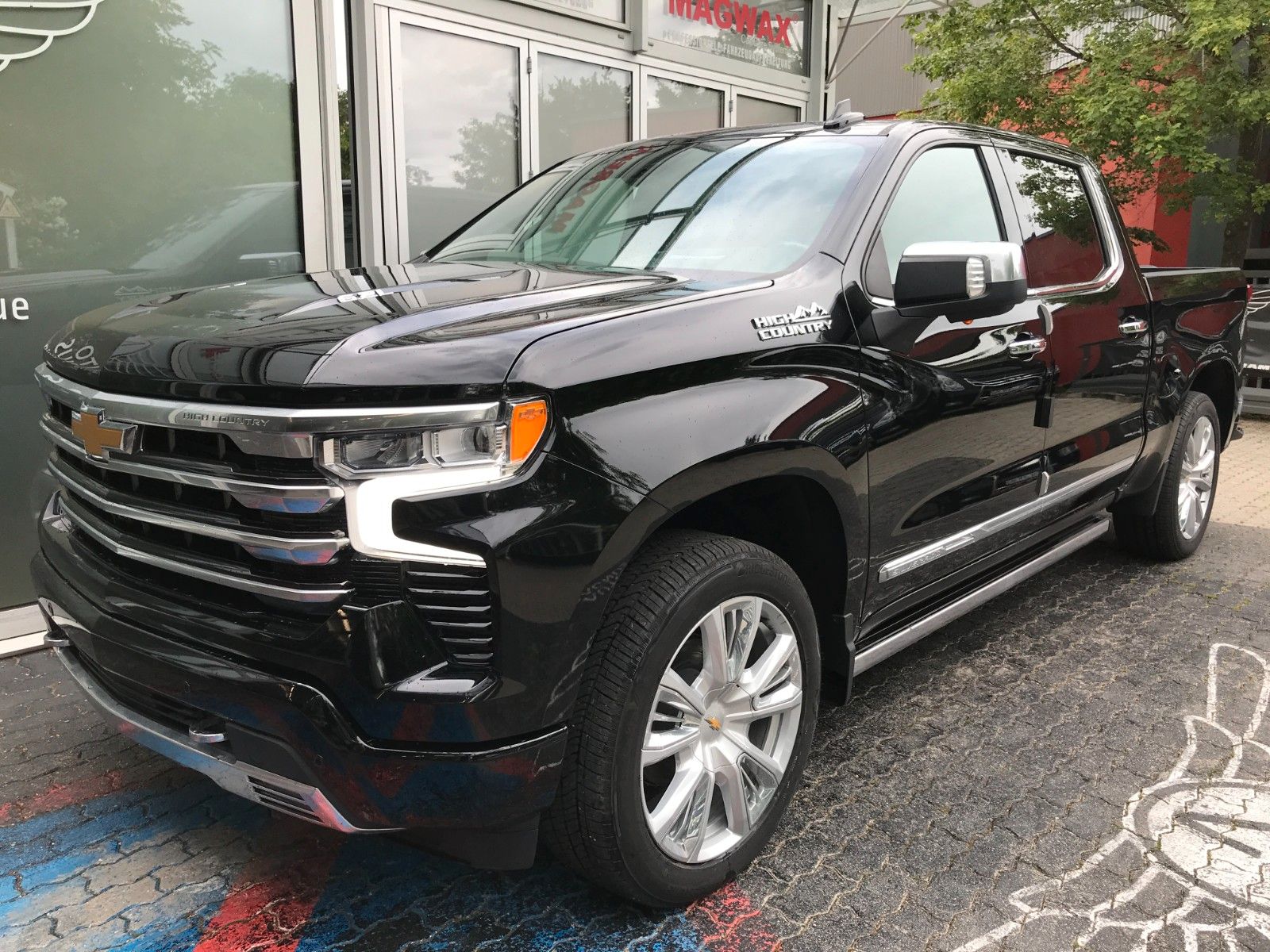 Fahrzeugabbildung Chevrolet Silverado 6.2 V8 High Country