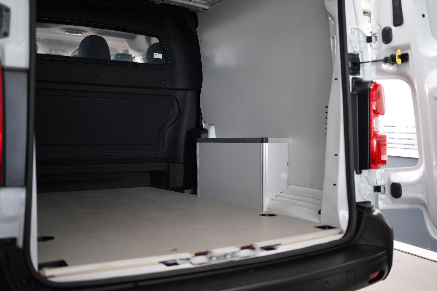 Peugeot Expert DoKa L3 BlueHDi 180 EAT8 Doppelkabine