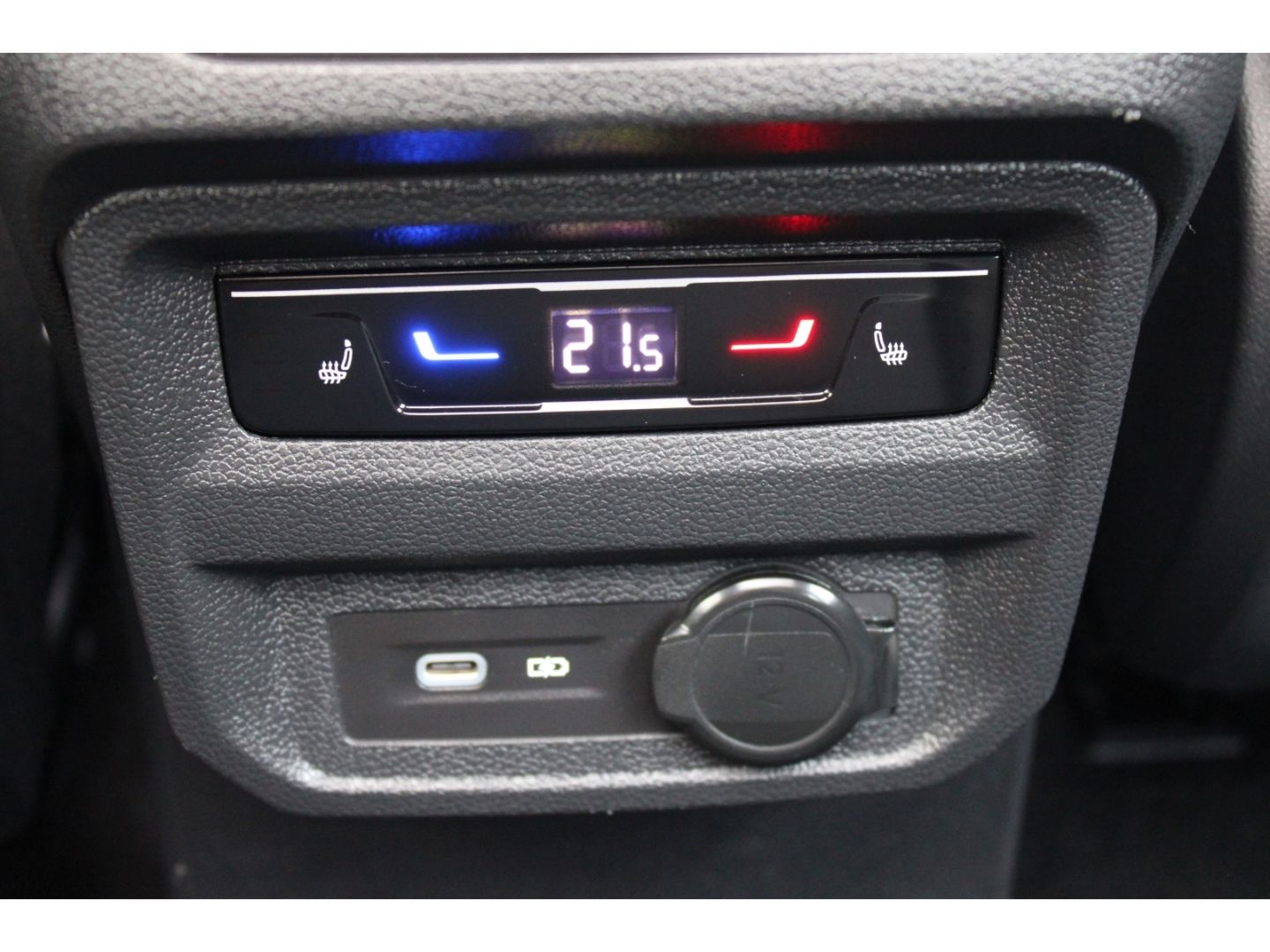 Fahrzeugabbildung SEAT Tarraco FR 4Drive 2.0 TDI EU6d DSG LED AHK Pano