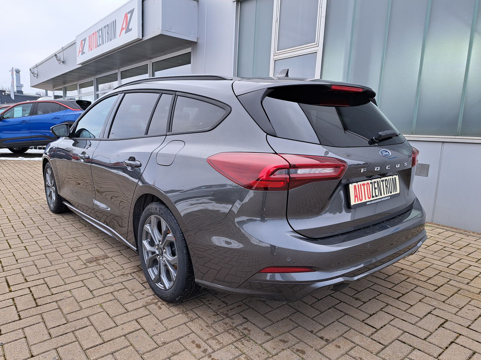 Fahrzeugabbildung Ford Focus ST-Line X 1.0 EB WINTERPAKET UPE: 40.200 €
