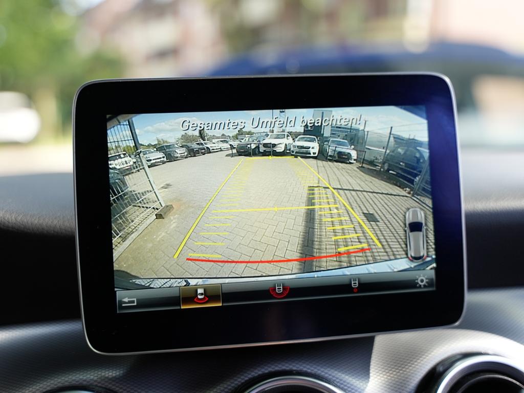 Mercedes-Benz GLA 220