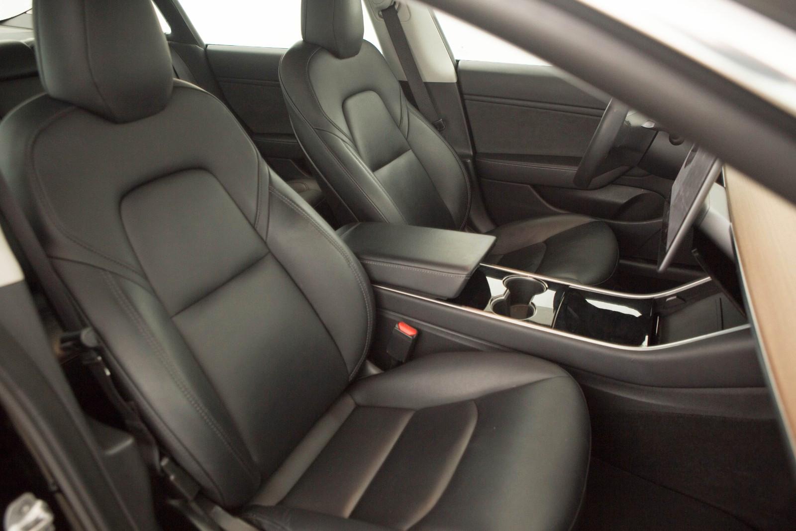 TESLA MODEL 3 PERFORMANCE 483CH - 1ERE MAIN - HAYON ÉLECTRIQUE - TOIT PANORAMIQUE
