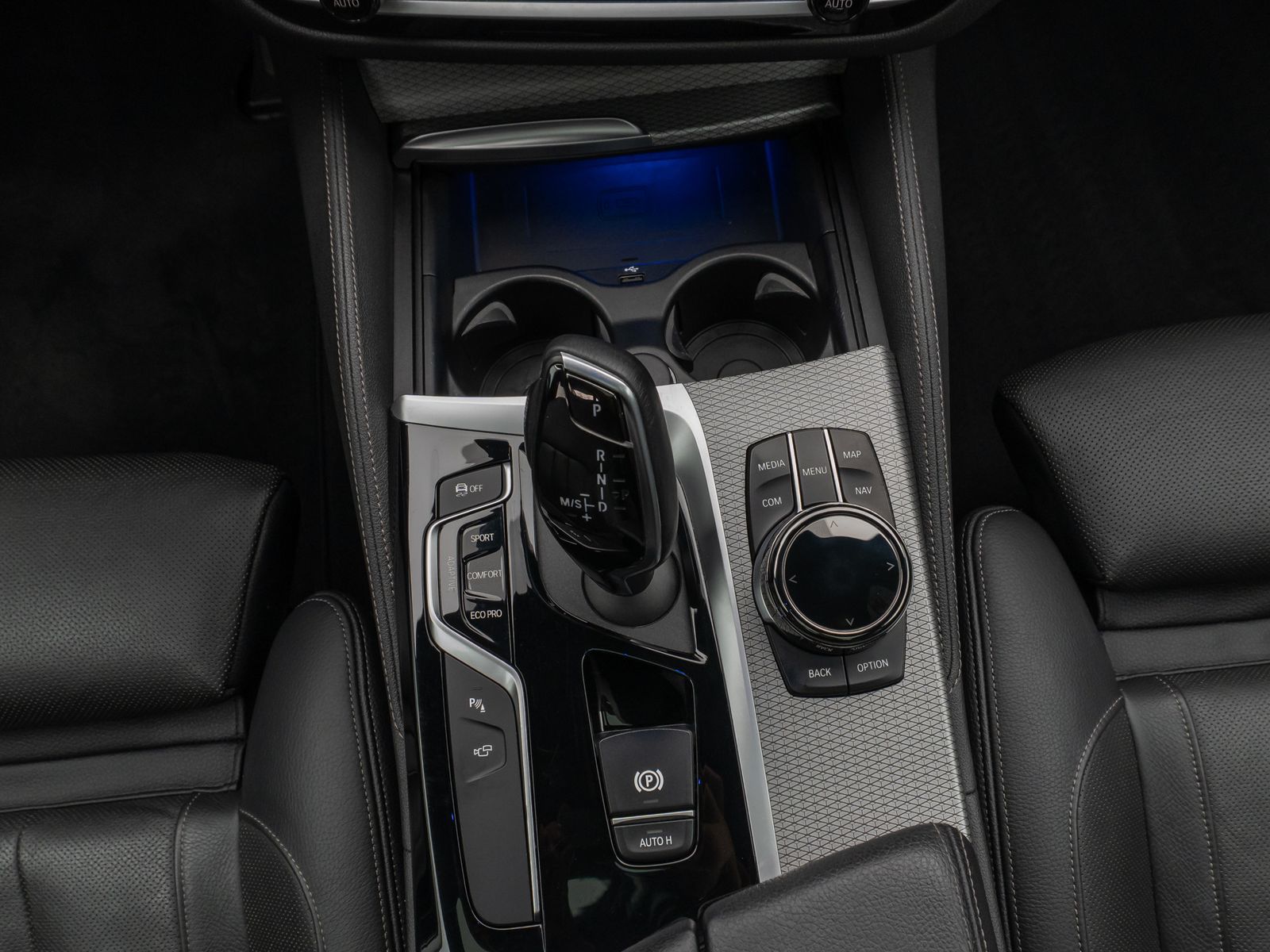 Fahrzeugabbildung BMW 540d xD M Sport Panorama 360°HUD SoftCl Massage