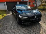 Volvo S60 B5 AWD Ultimate Dark Auto Ultimate Dark - Volvo S60: Ultimate Dark