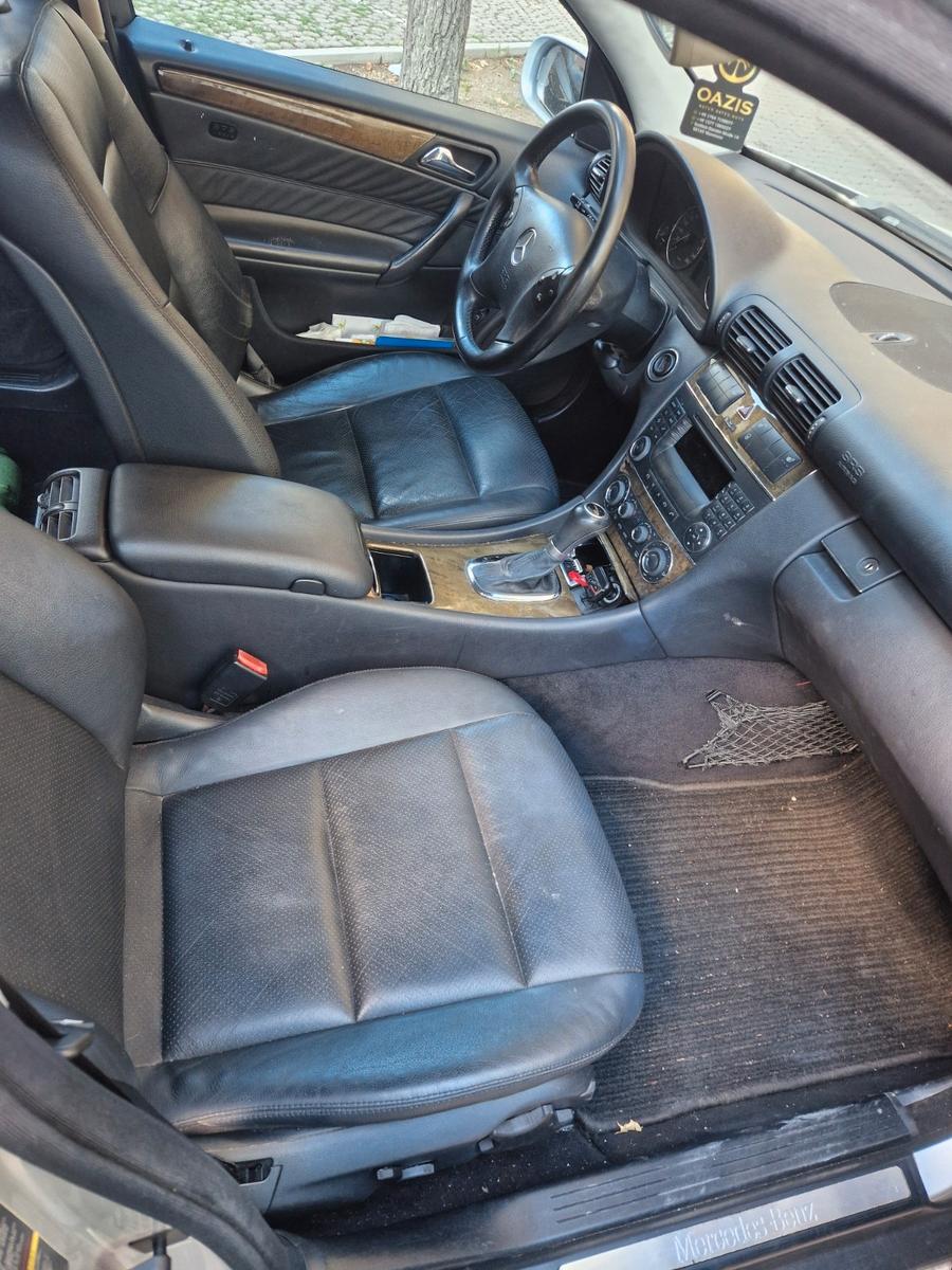 Mercedes-Benz C220 2005 — photo 8