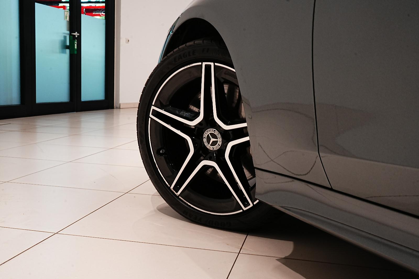 Mercedes-Benz CLS 300d|AMG|DISTR|SCHIEBEDACH|MEMO|360°|BURMES|