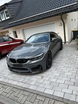 BMW M4 LCI ohne OPF Indiv KW Gew M Performance Parts - BMW M4: M Performance