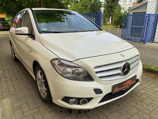 Mercedes-Benz B 180 CDI, AHK, Navi, aus 2. Besitz !!!