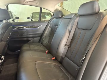BMW 730 - 9